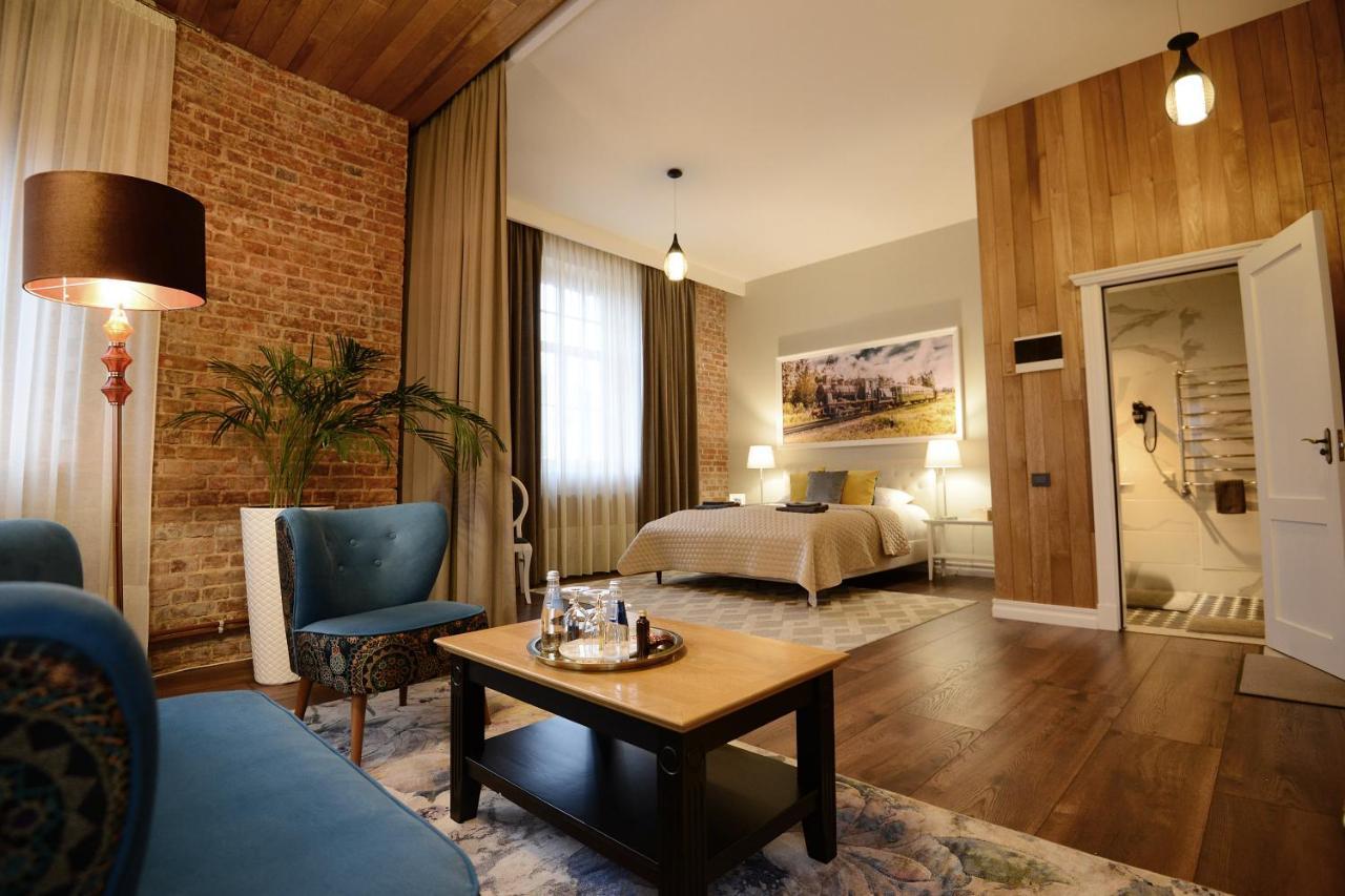 Alūksne Bahnhofs Hotel מראה חיצוני תמונה